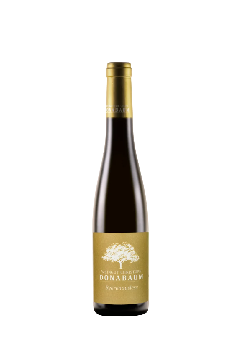Braune Weinflasche mit goldenem Etikett und weißem Logo darauf Beerenauslese