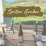 Six bottles of wine included in the package, with white or gold labels featuring a gold or white tree. The words “Spitzer Graben” are printed on the labels.